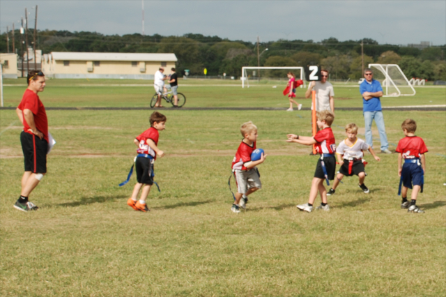 2012/10(0CT)/IAN FOOTBALL/640x480_2012-10-20 63 Ian Football.jpg